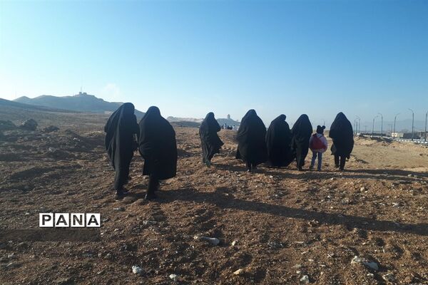 کوهپیمایی مربیان ومعاونان پرورشی به‌مناسبت هفته تربیت اسلامی در ابرکوه