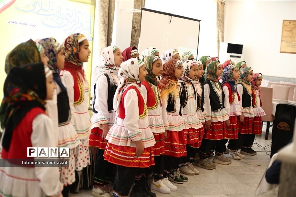 تجلیل از فعالان عرصه تربیت در میاندورود