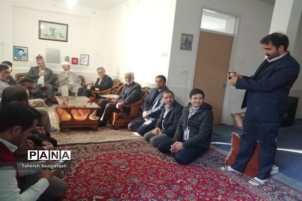 دیدار مسئولان صفادشت با خانواده‌های شهدا و جانبازان در پنجشنبه‌های شهدایی