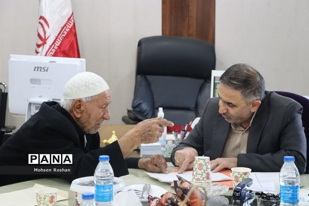 دومین روز فعالیت ستاد ارتباطات مردمی سفر ریاست جمهوری در آموزش و پرورش استان بوشهر