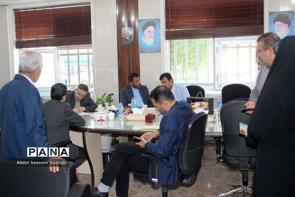 دومین روز فعالیت ستاد ارتباطات مردمی سفر ریاست جمهوری در آموزش و پرورش استان بوشهر