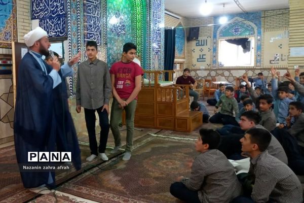 جشن تکلیف پسران دبیرستان ۱۳ آبان رودهن