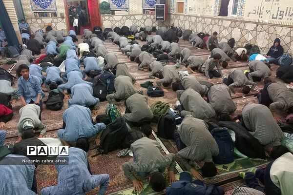 جشن تکلیف پسران دبیرستان ۱۳ آبان رودهن