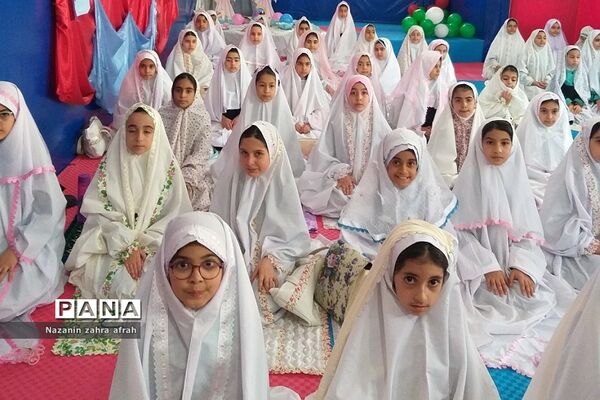اولین‌ نماز‌های جماعت دانش‌آموزان نومکلف دبستان اندیشه رودهن