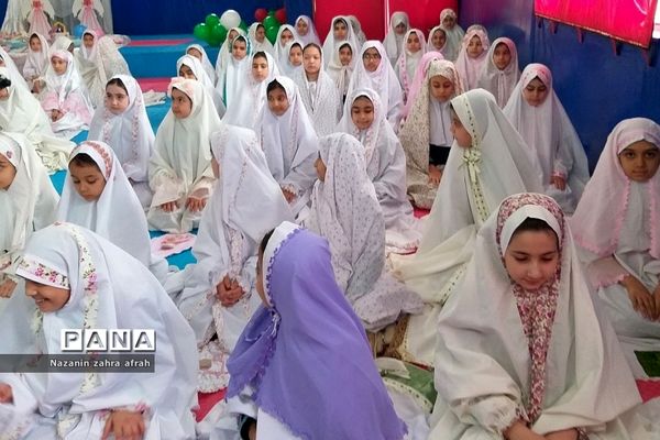 اولین‌ نماز‌های جماعت دانش‌آموزان نومکلف دبستان اندیشه رودهن