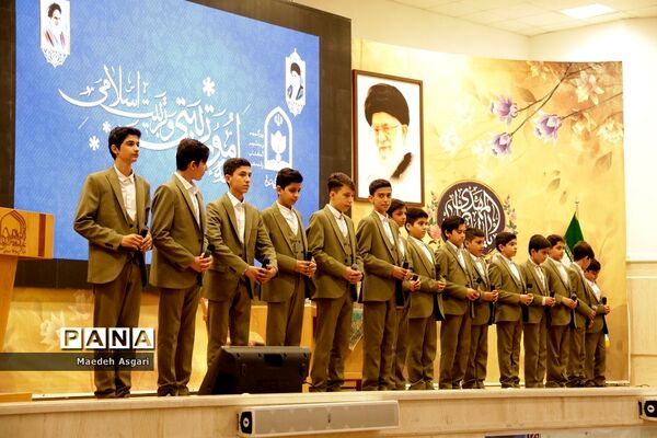 اعطای 30 کمک هزینه سفر کربلا به مربیان پرورشی قم