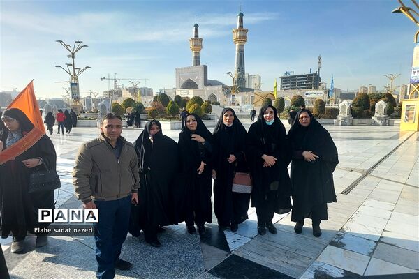 حضور دانش‌آموزان زیارت اولی یزدی در صحن و بارگاه علی ابن موسی الرضا (ع)