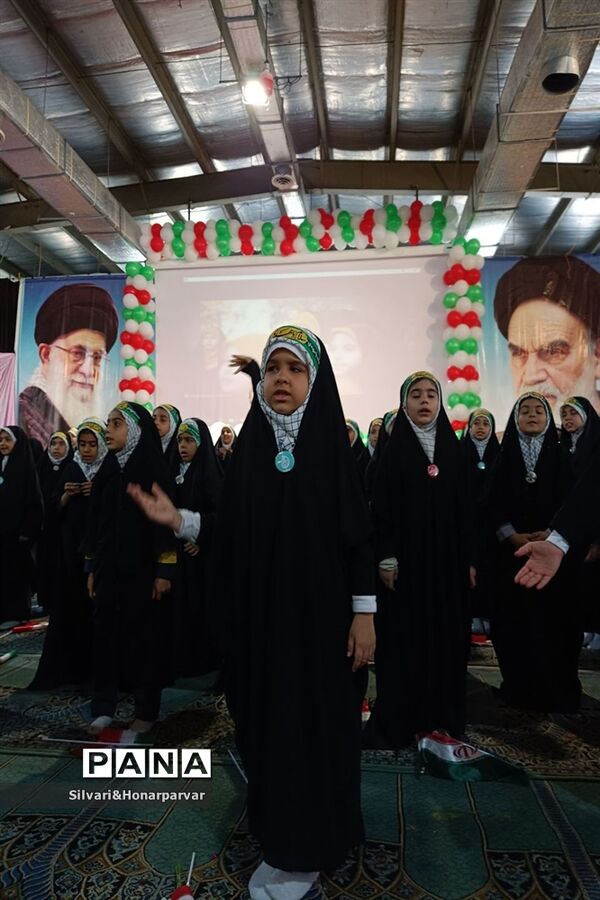 همایش  دهه نودی‌ها و همخوانی سرود سلام فرمانده ۲در جهرم