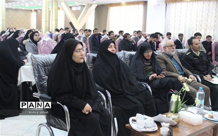 برگزاری کارگاه توانمند سازی و آموزش ارتباط موثر و مهارت‌های کلامی در کاشمر