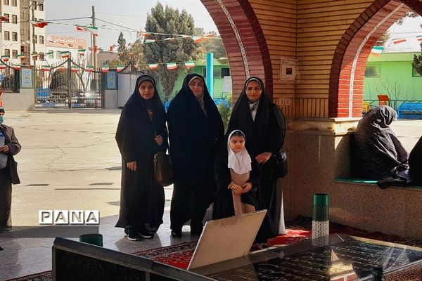 هر آدینه میزبان یک مدرسه در مصلی پاکدشت در قالب اردوی معنوی