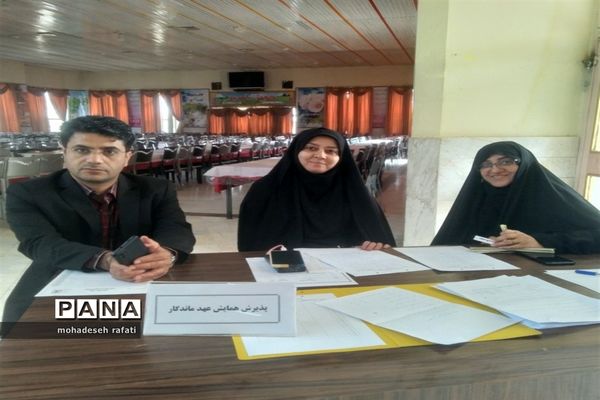 جلسه هم‌اندیشی پیشکسوتان( عهد ماندگار) در اردوگاه ثامن الحجج