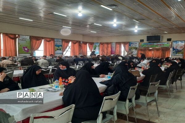 جلسه هم‌اندیشی پیشکسوتان( عهد ماندگار) در اردوگاه ثامن الحجج