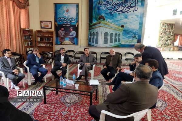 جلسه هم‌اندیشی پیشکسوتان( عهد ماندگار) در اردوگاه ثامن الحجج