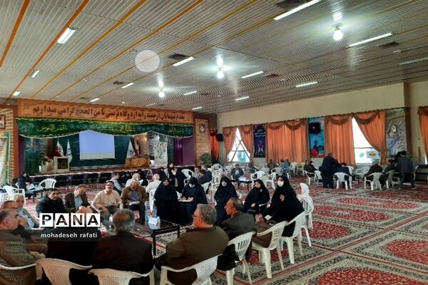 جلسه هم‌اندیشی پیشکسوتان( عهد ماندگار) در اردوگاه ثامن الحجج