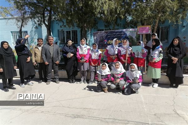 مراسم روز درختکاری در مدرسه حضرت زینب شهرستان خاتم