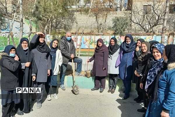 آیین روز درختکاری در مدارس رودهن