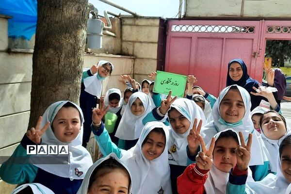 آیین روز درختکاری در مدارس رودهن