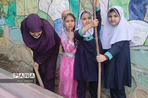 آیین روز درختکاری در مدارس رودهن