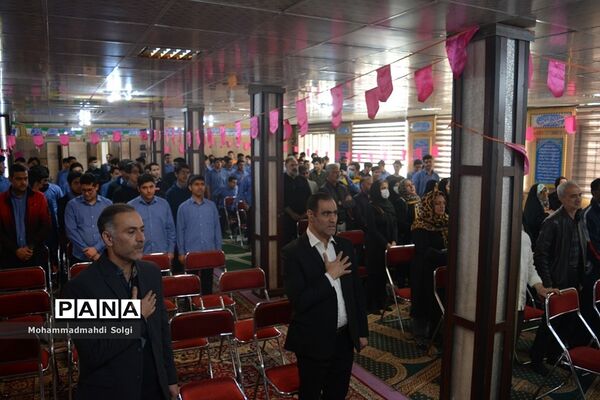 تجلیل از دانش‌آموزان برتر و مقام آور مدرسه شهید کلهر