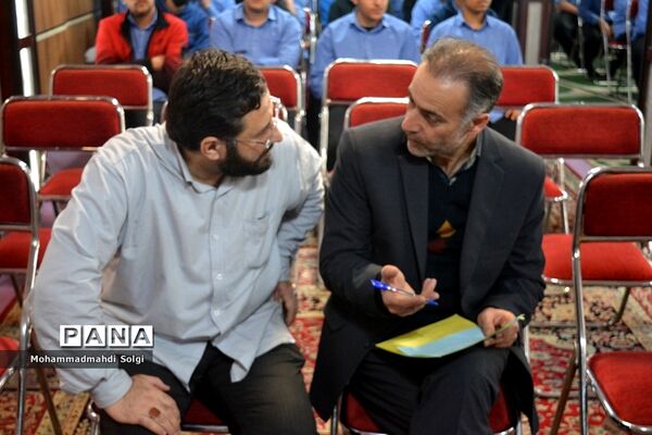 تجلیل از دانش‌آموزان برتر و مقام آور مدرسه شهید کلهر