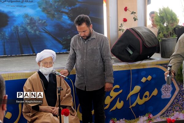 گرامیداشت روزدرختکاری با حضورعضو مجلس خبرگان رهبری دراسلامشهر