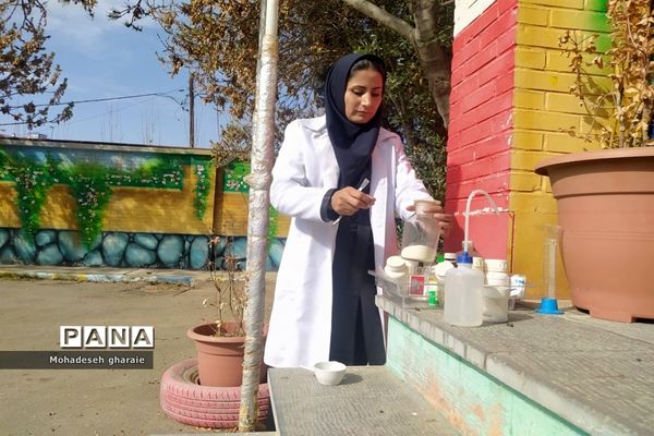 برگزاری کارگاه آموزشی شیمی در دبیرستان نوشین بختیاری بخش جوادآباد