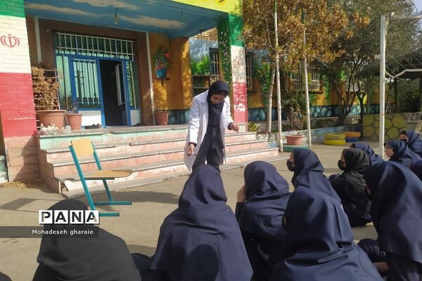 برگزاری کارگاه آموزشی شیمی در دبیرستان نوشین بختیاری بخش جوادآباد