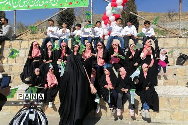 هم خوانی سرودهای زیبای «ذکر جهانی» و «عزیزم حسین2» در بلوار شهید چمران شیراز