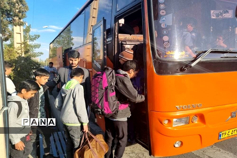 اعزام دانش‌آموزان پسر زیارت اولی خراسان جنوبی به مشهد مقدس