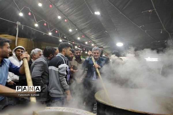 آیین پخت سمنو در مسجدحضرت  رقیه(س) ناحیه 3 شیراز