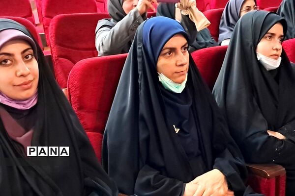 برگزاری کارگاه آموزشی ارتباط  با دانش‌آموزان  ویژه مربیان پرورشی در آموزش و پرورش رودهن