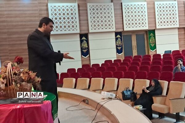 برگزاری کارگاه آموزشی ارتباط  با دانش‌آموزان  ویژه مربیان پرورشی در آموزش و پرورش رودهن