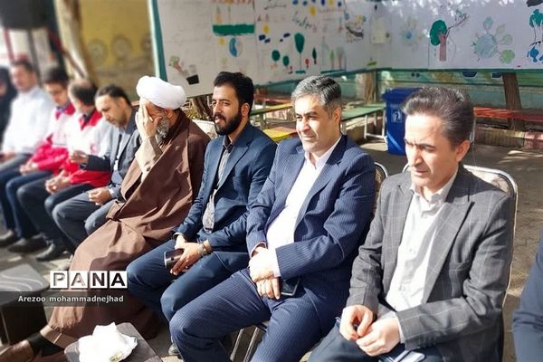 کاشت نهال به‌مناسبت روز درختکاری در مدرسه خدیجه شهرستان قرچک