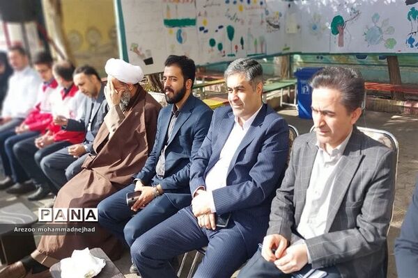 کاشت نهال به‌مناسبت روز درختکاری در مدرسه خدیجه شهرستان قرچک