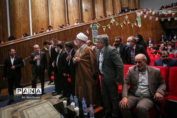 مراسم تجلیل از دانشجو معلمان برتر و سرآمد دانشگاه فرهنگیان