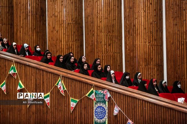 مراسم تجلیل از دانشجو معلمان برتر و سرآمد دانشگاه فرهنگیان