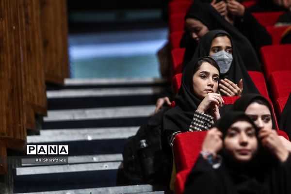 مراسم تجلیل از دانشجو معلمان برتر و سرآمد دانشگاه فرهنگیان