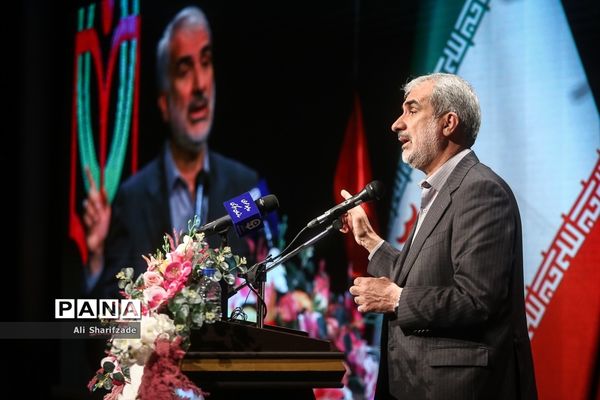 مراسم تجلیل از دانشجو معلمان برتر و سرآمد دانشگاه فرهنگیان