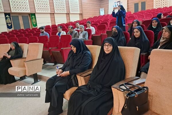 تقدیر از مربیان و معاونان پرورشی در آموزش و پرورش رودهن