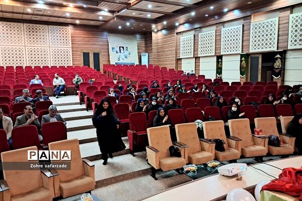 تقدیر از مربیان و معاونان پرورشی در آموزش و پرورش رودهن