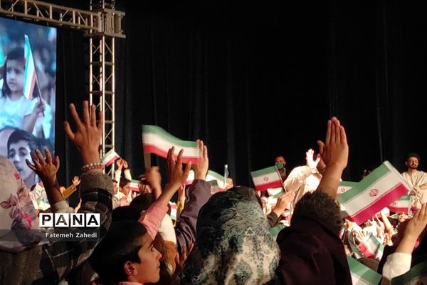 تجلیل از جوانان برگزیده استان فارس همزمان با جشن روز جوان و ولادت حضرت علی اکبر(ع)