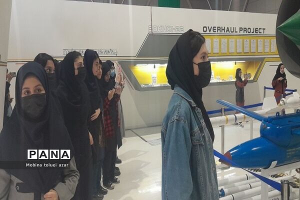 بازدید دانش‌آموزان بهارستانی از موزه ملی هوا فضا