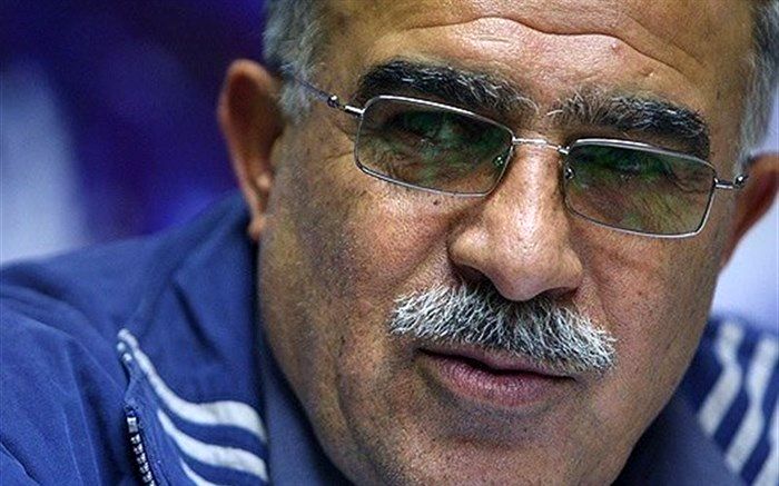 حسن روشن:  استقلال نیاز به مربی دارد نه دلقک