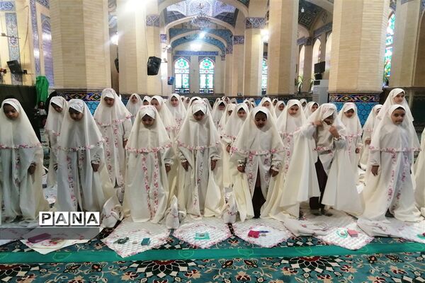 اولین اقامه نماز جماعت دختران نو‌تکلیف دبستان عالیه جبروتی یک ناحیه یک یزد