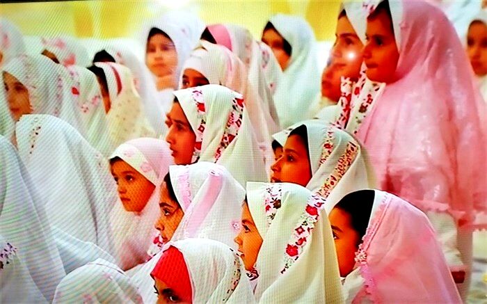جشن تکلیف دانش‌آموزان قرچکی در برنامه حسینیه معلی شبکه ۳/ فیلم