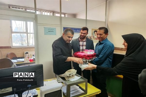 توزیع شیر به‌مناسبت هفته سلامت مردان در اداره آموزش‌ و‌ پرورش پاکدشت