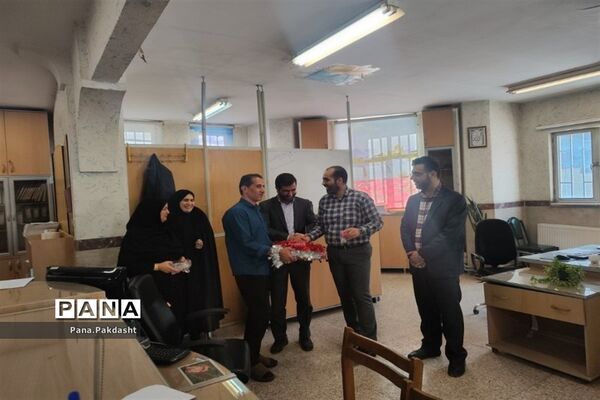 توزیع شیر به‌مناسبت هفته سلامت مردان در اداره آموزش‌ و‌ پرورش پاکدشت