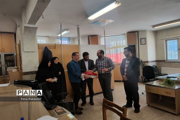 توزیع شیر به‌مناسبت هفته سلامت مردان در اداره آموزش‌ و‌ پرورش پاکدشت