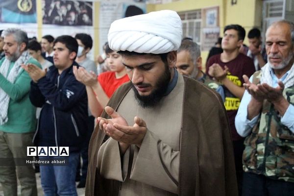 دانش‌آموزان پسر رودهن در اردوی راهیان نور