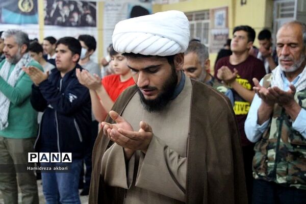 دانش‌آموزان پسر رودهن در اردوی راهیان نور